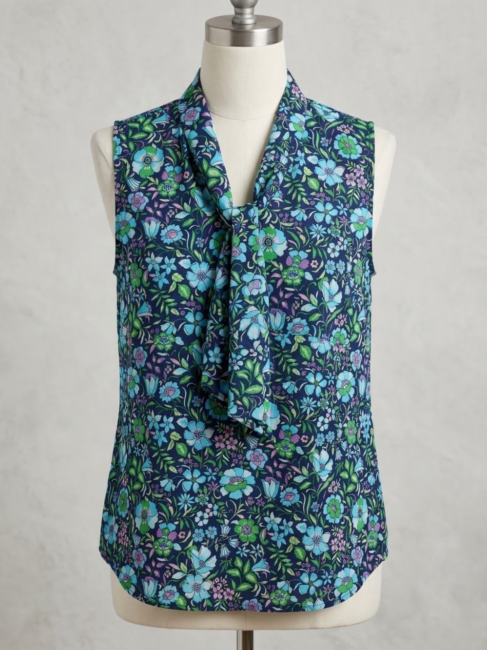 Talbots Womens Sleeveless Neck Tie Floral Blouse Size SP Petite Navy Blue Green